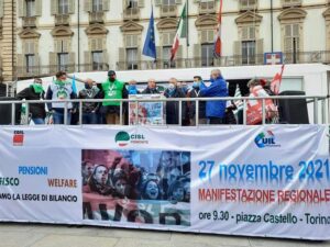 Manifestazione-piazza-Castello-3